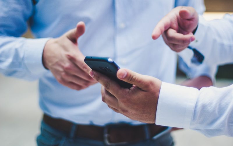 5 Easy Ways to Manage Your Business from Your Smartphone