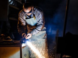 Cutting metal with plasma equipment