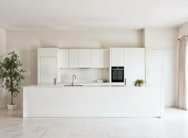 White kitchen cabinets